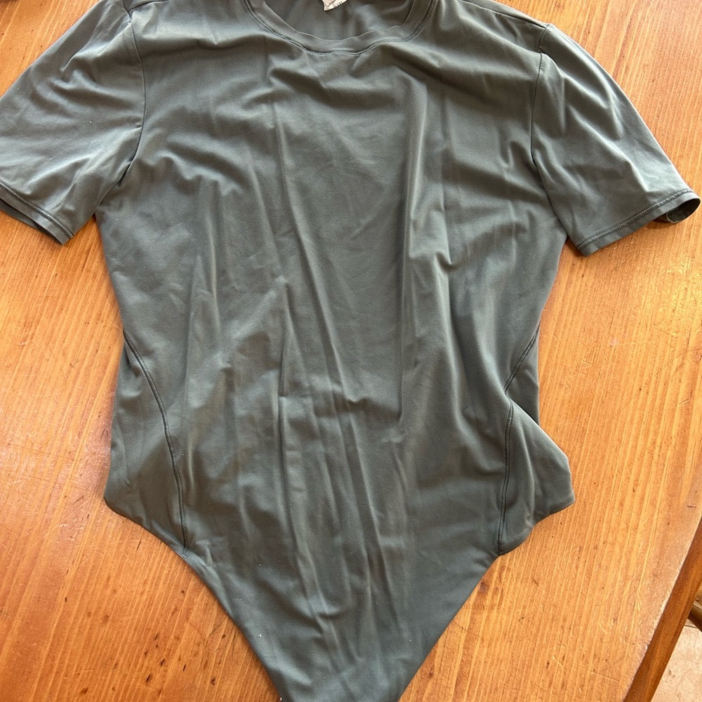 Women’s lululemon body suit